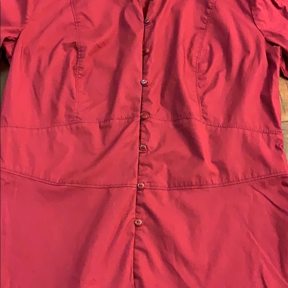 Dockers Burgundy buttoned down shirt sz M - Picture 3 of 7